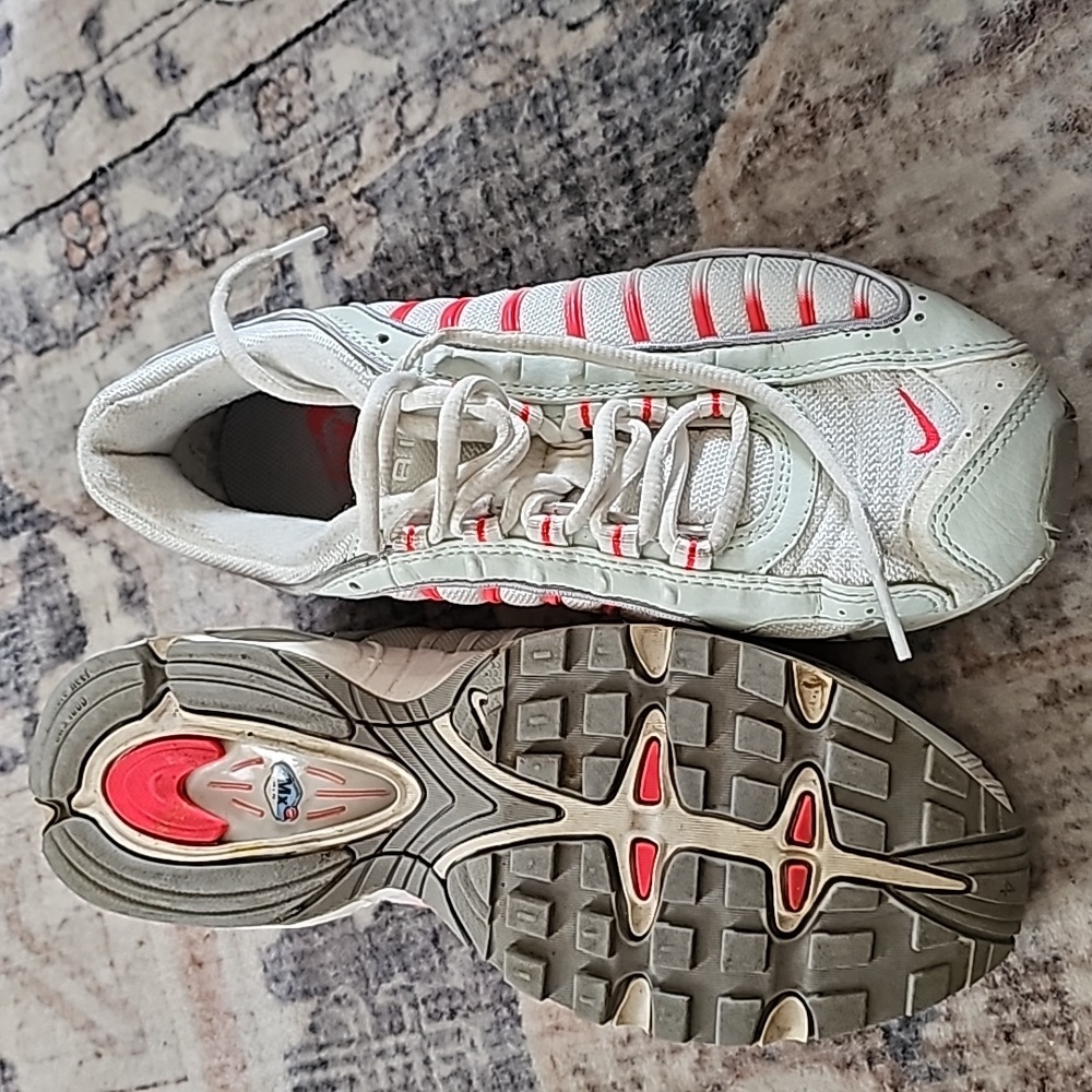 Nike shoxes